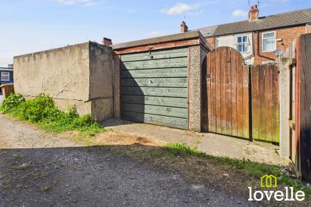 2 bedroom Terraced House for sale in Finkle Street, Cottingham, East Riding of Yorkshire, HU16