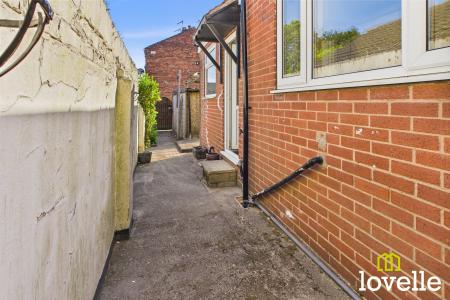 2 bedroom Terraced House for sale in Finkle Street, Cottingham, East Riding of Yorkshire, HU16