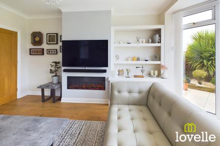 2 bedroom Semi-detached bungalow for sale in Four Acre Close, Kirk Ella, East Riding of Yorkshire, HU10