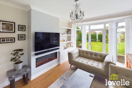 2 bedroom Semi-detached bungalow for sale in Four Acre Close, Kirk Ella, East Riding of Yorkshire, HU10