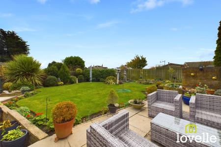 2 bedroom Semi-detached bungalow for sale in Four Acre Close, Kirk Ella, East Riding of Yorkshire, HU10