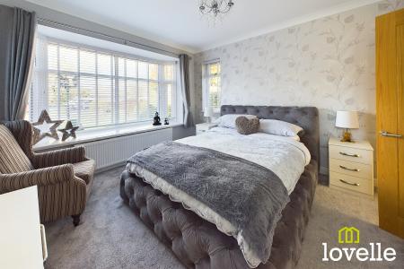 2 bedroom Semi-detached bungalow for sale in Four Acre Close, Kirk Ella, East Riding of Yorkshire, HU10