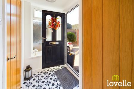 2 bedroom Semi-detached bungalow for sale in Four Acre Close, Kirk Ella, East Riding of Yorkshire, HU10