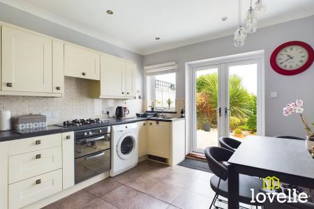 2 bedroom Semi-detached bungalow for sale in Four Acre Close, Kirk Ella, East Riding of Yorkshire, HU10