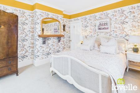 4 bedroom Detached house for sale in High Street, Barton upon Humber, North Lincolnshire, DN18