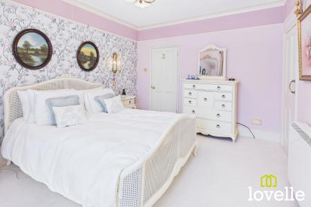 4 bedroom Detached house for sale in High Street, Barton upon Humber, North Lincolnshire, DN18