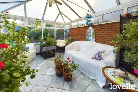 4 bedroom Detached house for sale in Manor Garth, Skidby, East Riding of Yorkshire, HU16