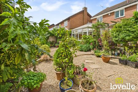 4 bedroom Detached house for sale in Manor Garth, Skidby, East Riding of Yorkshire, HU16