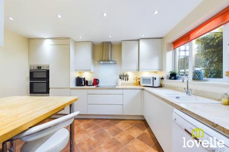 4 bedroom Detached house for sale in Manor Garth, Skidby, East Riding of Yorkshire, HU16