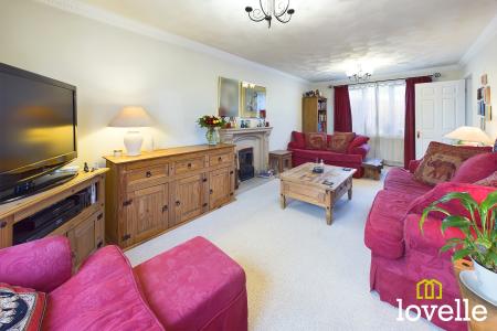 4 bedroom Detached house for sale in Manor Garth, Skidby, East Riding of Yorkshire, HU16