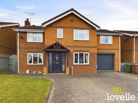 5 bedroom Detached house for sale in Manor Garth, Skidby, East Riding of Yorkshire, HU16