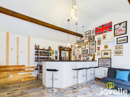 5 bedroom Detached house for sale in Manor Garth, Skidby, East Riding of Yorkshire, HU16