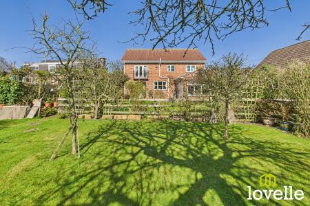 4 bedroom Detached house for sale in Middledyke Lane, Cottingham, East Riding of Yorkshire, HU16