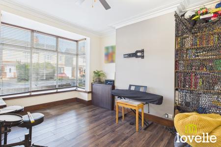 4 bedroom End of terrace house for sale in New Village Road, Cottingham, East Riding of Yorkshire, HU16