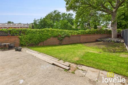 4 bedroom End of terrace house for sale in New Village Road, Cottingham, East Riding of Yorkshire, HU16
