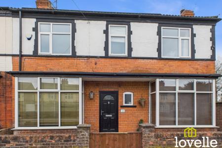 4 bedroom End of terrace house for sale in New Village Road, Cottingham, East Riding of Yorkshire, HU16