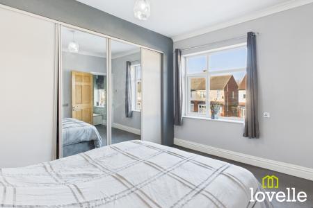4 bedroom End of terrace house for sale in New Village Road, Cottingham, East Riding of Yorkshire, HU16
