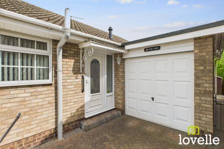 2 bedroom Detached bungalow for sale in Potterdale Drive, Little Weighton, East Riding of Yorkshire, HU20