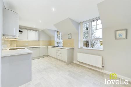 2 bedroom Flat for sale in St Marys Close, Hessle, East Riding of Yorkshire, HU13