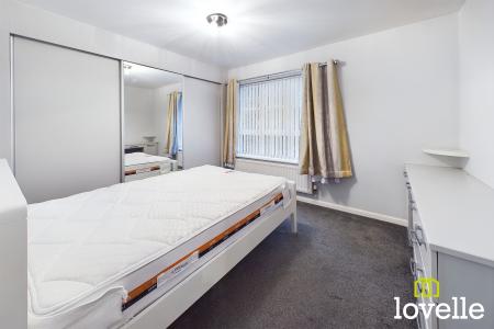 2 bedroom Flat for sale in St Marys Close, Hessle, East Riding of Yorkshire, HU13