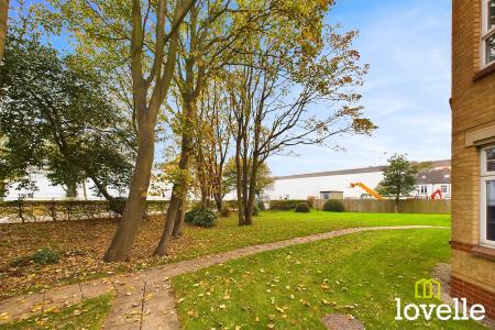 2 bedroom Flat for sale in St Marys Close, Hessle, East Riding of Yorkshire, HU13