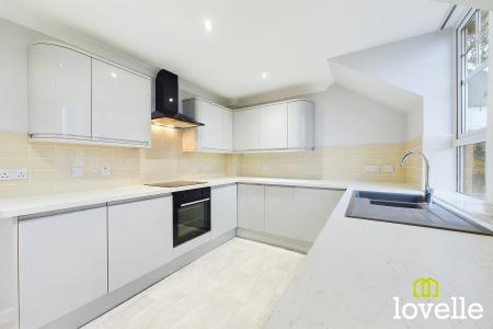 2 bedroom Flat for sale in St Marys Close, Hessle, East Riding of Yorkshire, HU13