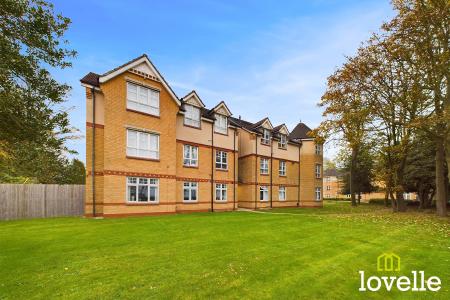2 bedroom Flat for sale in St Marys Close, Hessle, East Riding of Yorkshire, HU13