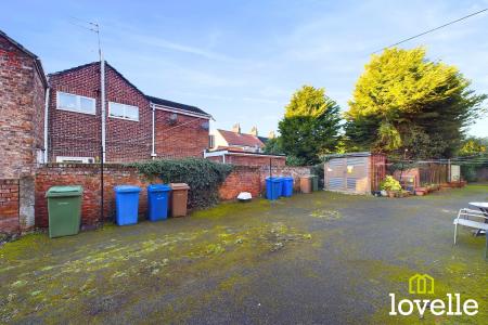1 bedroom Flat for sale in Wilburn Court, Cottingham, East Riding of Yorkshire, HU16