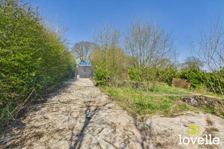 1 bedroom Detached house for sale in Wold Road, Walkington, East Riding of Yorkshire, HU17