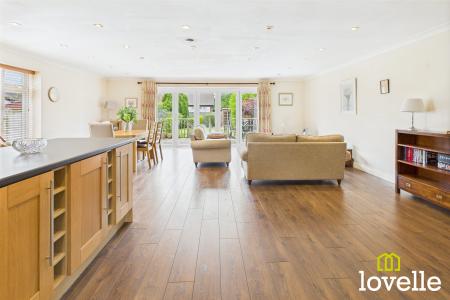2 bedroom Detached bungalow for sale in Woodhall Way, Beverley, East Riding of Yorkshire, HU17