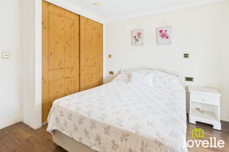2 bedroom Detached bungalow for sale in Woodhall Way, Beverley, East Riding of Yorkshire, HU17
