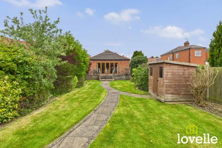 2 bedroom Detached bungalow for sale in Woodhall Way, Beverley, East Riding of Yorkshire, HU17