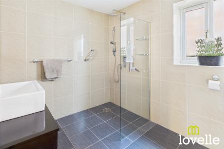 2 bedroom Detached bungalow for sale in Woodhall Way, Beverley, East Riding of Yorkshire, HU17