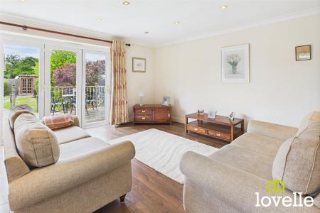 2 bedroom Detached bungalow for sale in Woodhall Way, Beverley, East Riding of Yorkshire, HU17