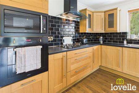 2 bedroom Detached bungalow for sale in Woodhall Way, Beverley, East Riding of Yorkshire, HU17