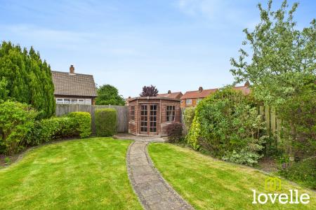 2 bedroom Detached bungalow for sale in Woodhall Way, Beverley, East Riding of Yorkshire, HU17