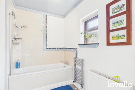 4 bedroom Detached house for sale in Easenby Avenue, Kirk Ella, East Riding of Yorkshire, HU10