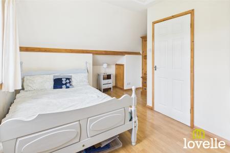 4 bedroom Detached house for sale in Easenby Avenue, Kirk Ella, East Riding of Yorkshire, HU10