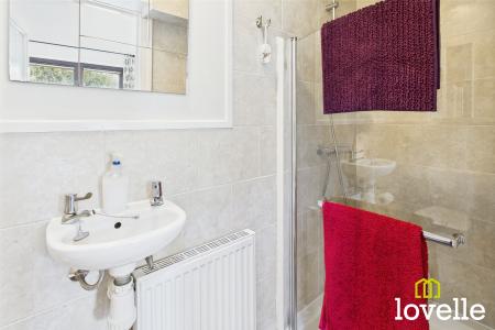 4 bedroom Detached house for sale in Easenby Avenue, Kirk Ella, East Riding of Yorkshire, HU10