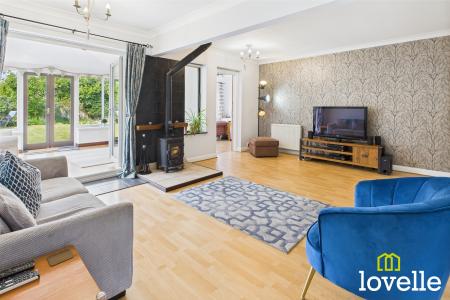 4 bedroom Detached house for sale in Easenby Avenue, Kirk Ella, East Riding of Yorkshire, HU10