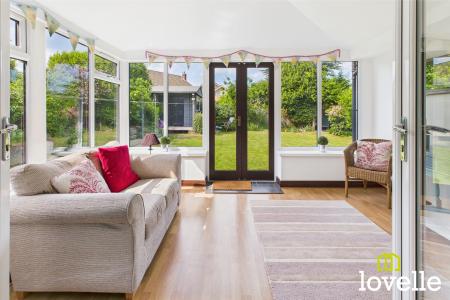 4 bedroom Detached house for sale in Easenby Avenue, Kirk Ella, East Riding of Yorkshire, HU10