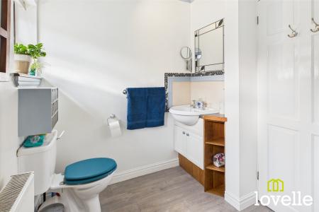 4 bedroom Detached house for sale in Easenby Avenue, Kirk Ella, East Riding of Yorkshire, HU10