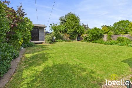 4 bedroom Detached house for sale in Easenby Avenue, Kirk Ella, East Riding of Yorkshire, HU10