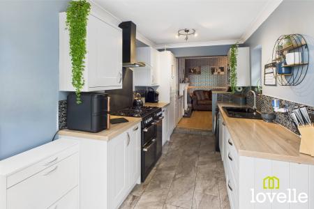 3 bedroom End of terrace house for sale in Park Lane, Cottingham, East Riding of Yorkshire, HU16