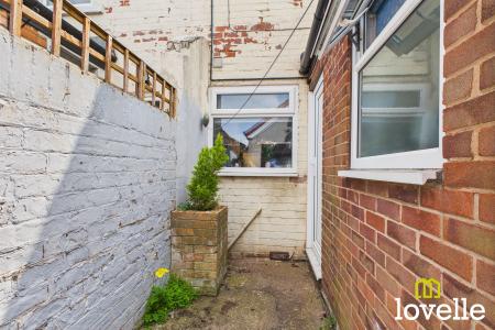 2 bedroom Terraced House for sale in Wainfleet Avenue, Cottingham, East Riding of Yorkshire, HU16