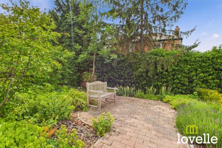 1 bedroom Flat for sale in Springs Court, Field Close, Cottingham, East Riding of Yorkshire, HU16