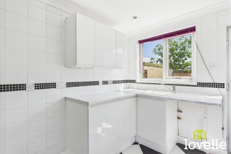 3 bedroom End of terrace house for sale in Endike Lane, Kingston upon Hull, HU6