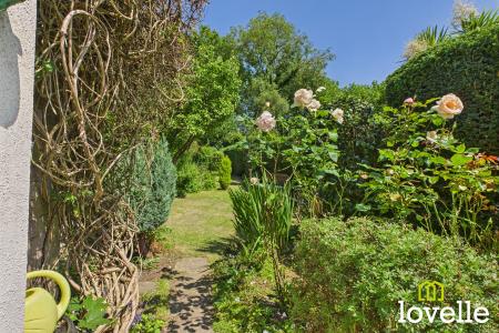 3 bedroom Semi-detached house for sale in Swanland Road, Hessle, East Riding of Yorkshire, HU13