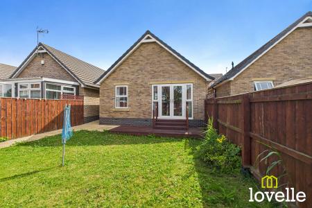 2 bedroom Detached bungalow for sale in Hainsworth Park, Kingston upon Hull, HU6