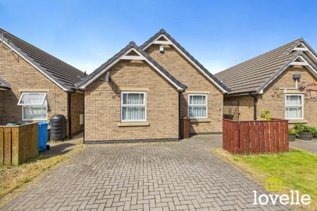 2 bedroom Detached bungalow for sale in Hainsworth Park, Kingston upon Hull, HU6